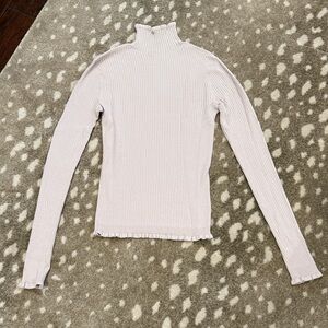 Vince Ribbed Long Sleeve Top in Light Lilac. Size XS